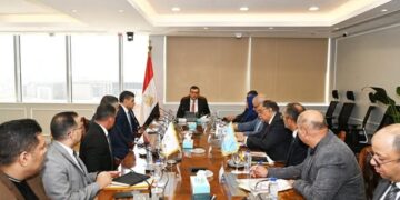 وزير الإسكان يتابع موقف مشروعات الإسكان بمحافظة بورسعيد