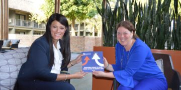 وزيرة التخطيط تناقش تطورات العلاقات الاقتصادية المشتركة مع وزير التنمية الدولية بمملكة النرويج