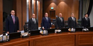 مجلس الوزراء يستهل اجتماعه اليوم بالوقوف دقيقة حداد على روح الدكتور علي المصيلحي