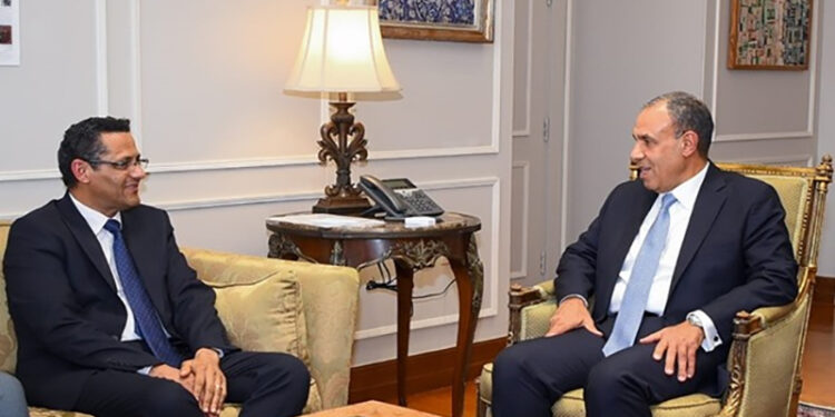 وزير الخارجية يستقبل نقيب الصحفيين ويبحث سبل تعزيز التعاون المشترك