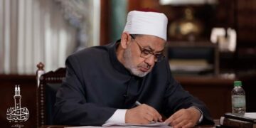 بمناسبة المولد النبوي الشريف.. شيخ الأزهر يوجه بصرف 500 جنيه إضافية لمستحقي الإعانة الشهرية