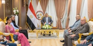 وزير الإنتاج الحربي وسفير الهند بالقاهرة يبحثان سبل تعزيز التعاون المشترك