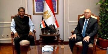 الوزير يستقبل سفير الهند بالقاهرة لبحث التعاون المستقبلي بين الجانبين في مجالي الصناعة والنقل