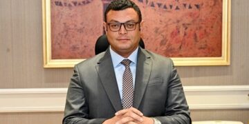 وزير الإسكان يتابع الموقف التنفيذي لمشروع “ديارنا”