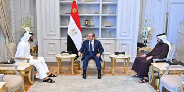 الرئيس السيسي يستقبل قائد الحرس الملكي بمملكة البحرين وقائد العمليات الخاصة بالمملكة