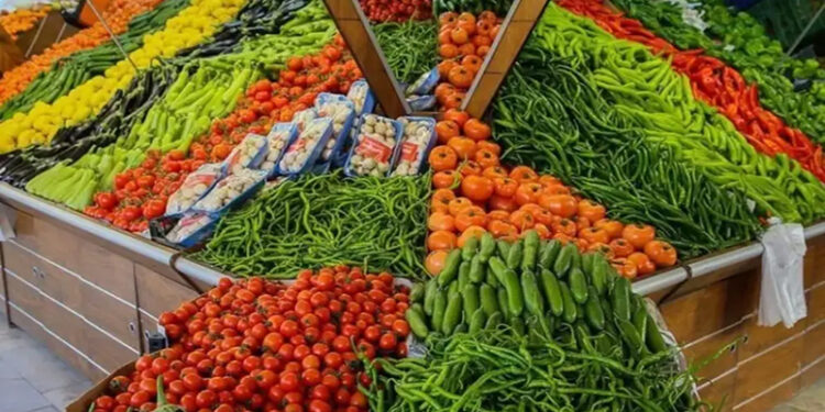 أسعار الخضار والفاكهة اليوم الإثنين