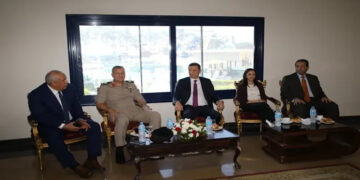 وزير الزراعة يلتقي محافظي البحيرة ودمياط والوادي الجديد ونائب رئيس الهيئة الهندسية