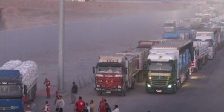 بدء دخول الفوج الأول من القافلة التاسعة للمساعدات المصرية باتجاه قطاع غزة