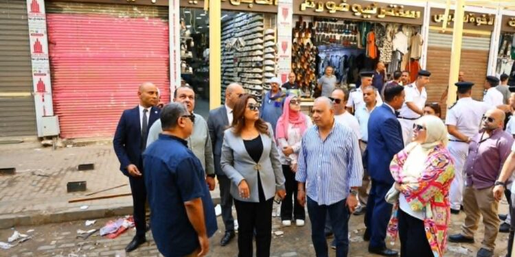 وزيرة التنمية تتفقد أعمال تنفيذ المرحلة الأولى من تطوير سوق العتبة بالقاهرة بتكلفة ٣٨ مليون جنيه