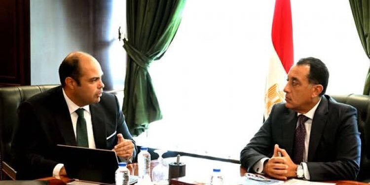 رئيس الوزراء يتابع مع رئيس جهاز حماية المنافسة عددا من ملفات العمل