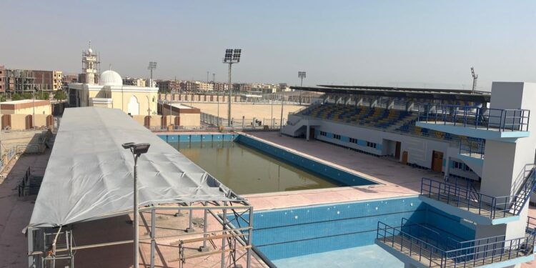 وزير الإسكان يتابع موقف المشروعات السكنية والمرافق والخدمات بمدينة قنا الجديدة