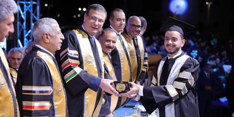 وزير الزراعة يشهد حفل تخرج دفعة جديدة من خريجي الأكاديمية العربية للعلوم والتكنولوجيا