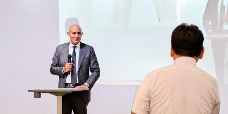 وزير التربية والتعليم يُلقي محاضرة بجامعة اليابان للاقتصاد حول مستقبل التعليم الرقمي