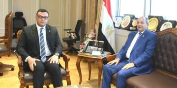 وزير الإسكان يستقبل محافظ بورسعيد لبحث ملفات العمل والتعاون المشترك