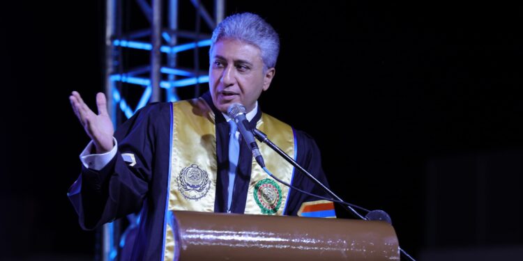 وزير السياحة يشارك في حفل تخرج الدفعة الثانية من الأكاديمية العربية للعلوم والتكنولوجيا