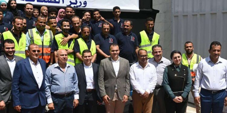 «إيجي دينيم للنسيج» تشهد زيارة تفقدية من وزير الصناعة لمصنعها بالعاشر من رمضان