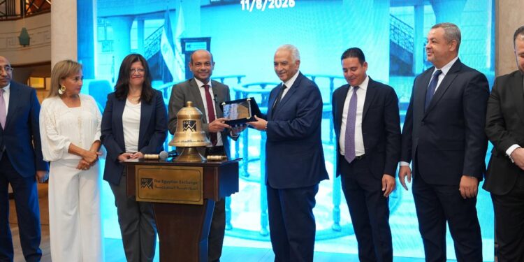 رئيس البورصة يشارك قيادات “أرابيا إنفستمنتس هولدنج” احتفالية “قرع الجرس” بمناسبة بدء التداول بعد التقسيم