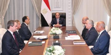 الرئيس السيسي يجتمع مع رئيس الوزراء ورؤساء «الأعلى للإعلام» و«الوطنية للصحافة» و«الوطنية للإعلام»