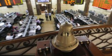 مكاسب طفيفة للبورصة المصرية.. وتباين في افتتاح الأسواق العربية