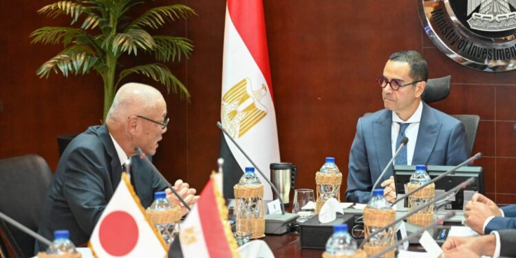 وزير الاستثمار يستقبل السفير الياباني بالقاهرة لبحث آفاق التعاون الاقتصادي بين البلدين
