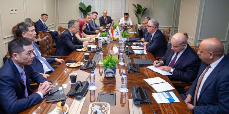 وزير الاستثمار  يفتتح ﺟﻠﺴـﺔ ﺍﻟﺘﺪﺍﻭﻝ ﺑﻤﻨﺎﺳـﺒﺔ ﺑﺪء ﺍﺟﺘﻤﺎﻋﺎﺕ ﻣﺠﻠﺲ ﺇﺩﺍﺭﺓ ﺍﻟﺒﻮﺭﺻﺔ ﺍﻟﻤﺼﺮﻳﺔ ﻓﻲ ﺩﻭﺭﺗﻪ ﺍﻟﺠﺪﻳﺪﺓ