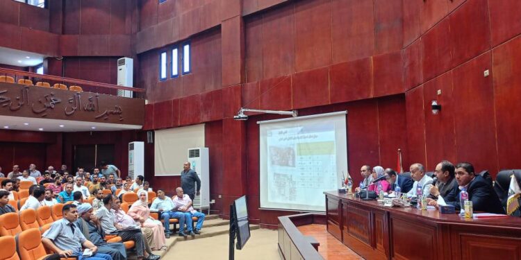 رئيس جهاز المدينة يلتقى عددا من سكان الأحياء المختلفة لمناقشة مقترحاتهم وشكاواهم