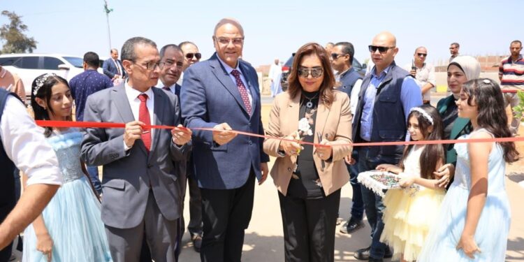 وزيرة التنمية ومحافظ القليوبية يفتتحان المحطة الوسيطة لجمع المخلفات بالقناطر الخيرية