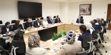 نائب وزير الصحة يعقد اجتماعًا لتطوير منظومة المخازن الاستراتيجية والتموين الطبي وتنفيذ حلول للتحديات