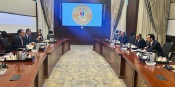 وزير الخارجية يلتقي بوزير الاستثمار والتجارة الخارجية