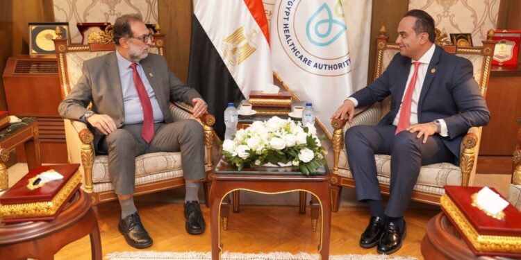 رئيس هيئة الرعاية الصحية يلتقي رئيس الهيئة القومية لسلامة الغذاء لمتابعة تنفيذ بروتوكول التعاون بين الهيئتين