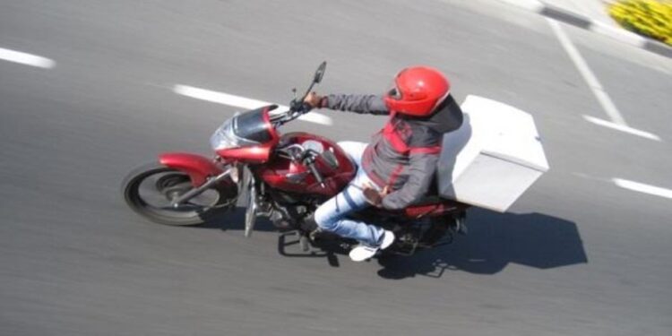 وزير العمل: نسعى لنقل عمال الدليفري من القطاع غير الرسمي إلى الرسمي