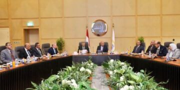 وزير الصناعة والنقل يترأس أعمال الجمعية العمومية العادية لشركة قناة السويس لتنمية الموانئ البحرية