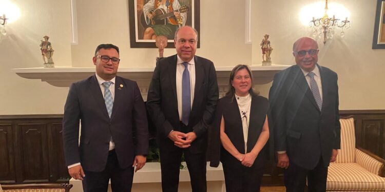 وزير الطيران يشارك في اجتماعات اللجنة التنفيذية الموسعة لمفوضية الطيران المدني لدول أمريكا اللاتينية