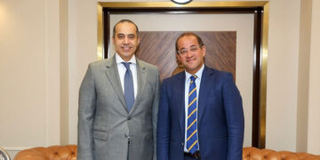 وزير الشئون النيابية والقانونية يلتقي وزير المالية ورئيس جهاز حماية المنافسة ومنع الممارسات الاحتكارية