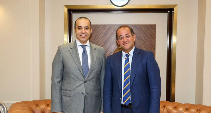 وزير الشئون النيابية والقانونية يلتقي  وزير المالية ورئيس جهاز حماية المنافسة ومنع الممارسات الاحتكارية