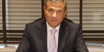 وزير الزراعة يعقد اجتماعًا لمتابعة آخر مستجدات تنفيذ محطة شتل القصب بمدينة إدفو