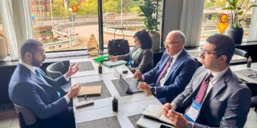 وزير الري يلتقي مساعد وزير الخارجية الإماراتى لشئون الطاقة والاستدامة ضمن فعاليات “الأسبوع العالمي للمياه”