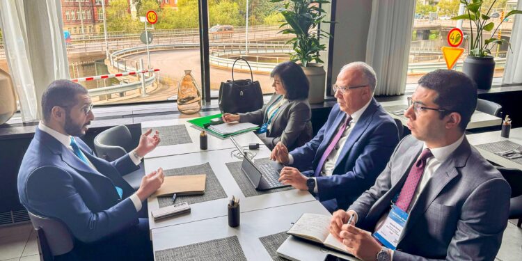 وزير الري يلتقي مساعد وزير الخارجية الإماراتى لشئون الطاقة والاستدامة ضمن فعاليات “الأسبوع العالمي للمياه”