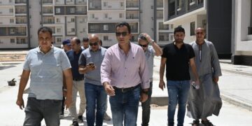 وزير الإسكان يُتابع موقف تنفيذ 4761 وحدة سكنية ضمن المبادرة الرئاسية “سكن لكل المصريين” بالعاشر من رمضان