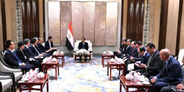 رئيس الوزراء يلتقي رئيس شركة CNCEC الصينية للبتروكيماويات