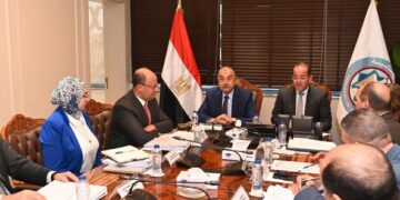 وزيرا قطاع الأعمال والمالية يبحثان تعزيز التعاون في عدد من الملفات المشتركة