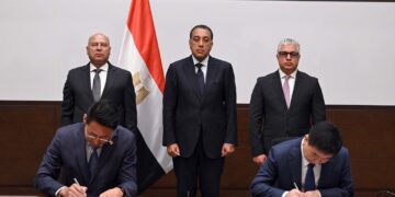 رئيس الوزراء يشهد توقيع عقد إنشاء مصنع مجموعة سايلون الصينية للإطارات بـ “اقتصادية قناة السويس”