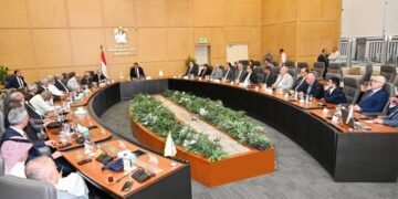 وزير الإسكان يشهد توقيع بروتوكول تعاون بين “هيئة المجتمعات العمرانية” و”اتحاد المهندسين العرب”