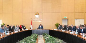 وزير الإسكان يتابع موقف تنفيذ منطقة الأعمال المركزية بالعاصمة الإدارية الجديدة وأبراج وبحيرات “داون تاون”