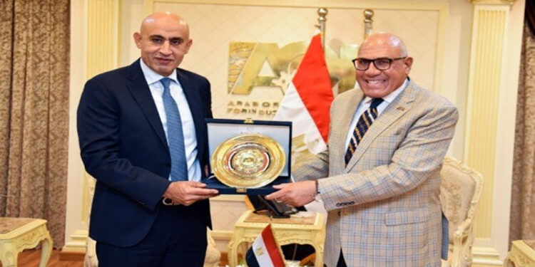 رئيس الهيئة العربية للتصنيع ووزير التربية والتعليم يبحثان تعزيز التعاون
