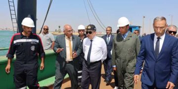 الفريق أسامة ربيع يتفقد شركة ترسانة السويس البحرية ويوجه بدراسة شاملة لمخطط تطوير الشركة وتعزيز قدراتها