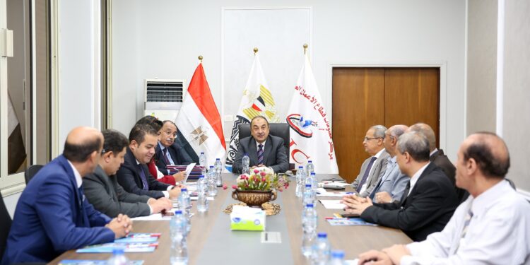 المهندس محمد شيمي يزور مركز معلومات قطاع الأعمال العام ويوجّه بوضع استراتيجية شاملة للنهوض بأدائه