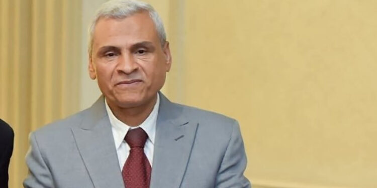 وفاة مدير مدرسة بقنا خلال الطابور الصباحي.. ونقيب المعلمين يوجه بمساندة أسرته