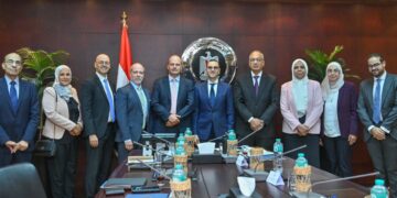 وزير الاستثمار يجتمع مع قادة المنتدي الاقتصادي العالمي و الاتحاد العالمي لتيسير التجاره لبحث تعزيز تنافسية التجارة والاستثمار