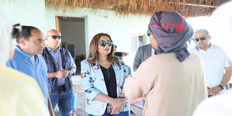وزيرة التنمية توجه بسرعة التنسيق لبحث الحلول لمشكلات أهالي وادي مجيرح بمدينة دهب